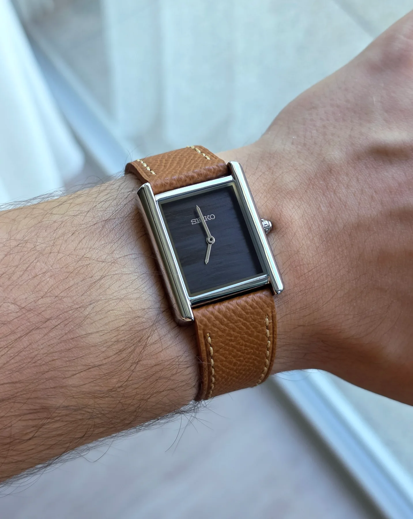 Seiko Mod Tank Quartz – Cadran Musou Black – Bracelet marron — photo 5