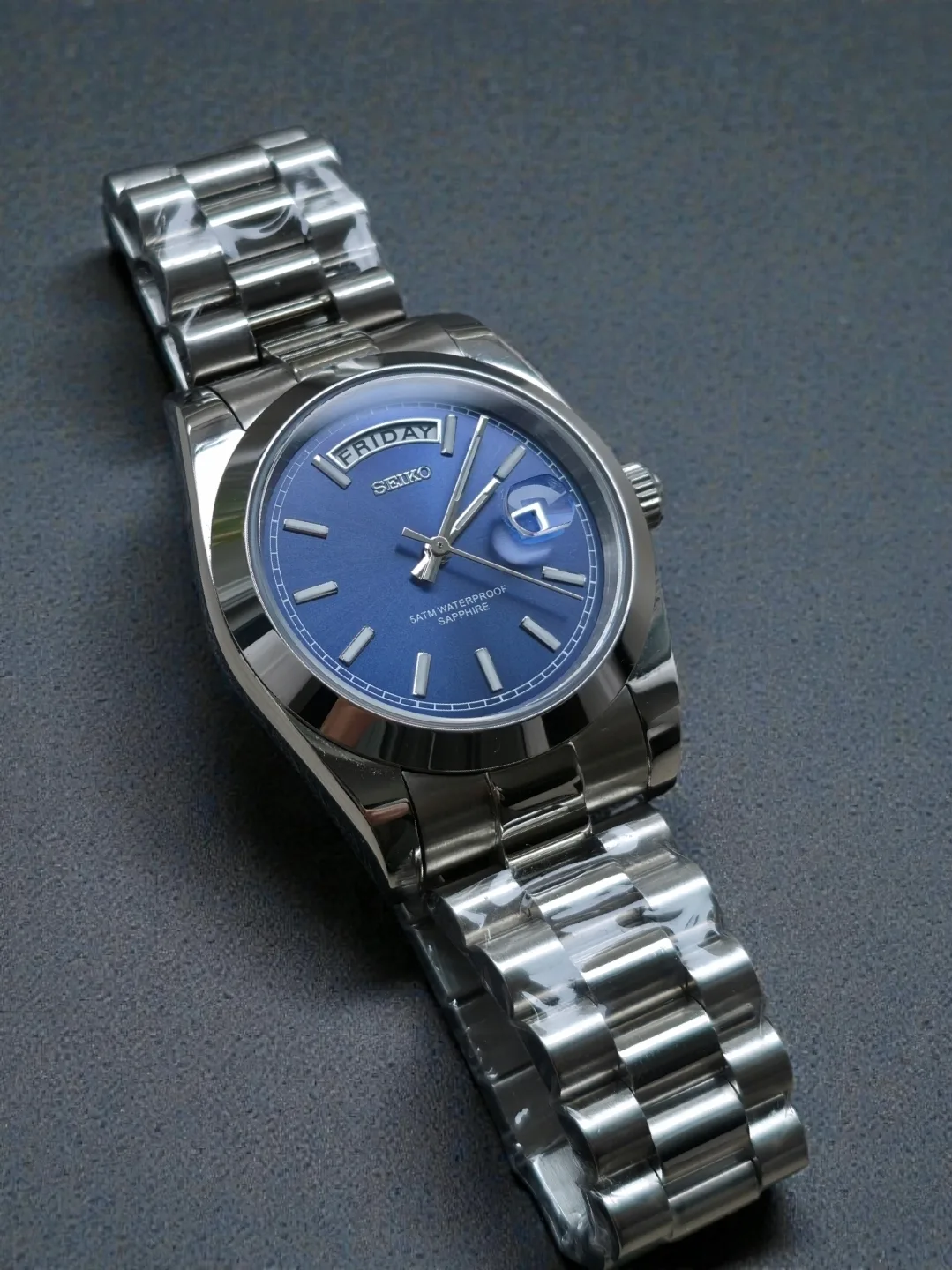 Seiko Mod Day-Date Quartz – Cadran bleu soleillé – 36 mm — photo 2