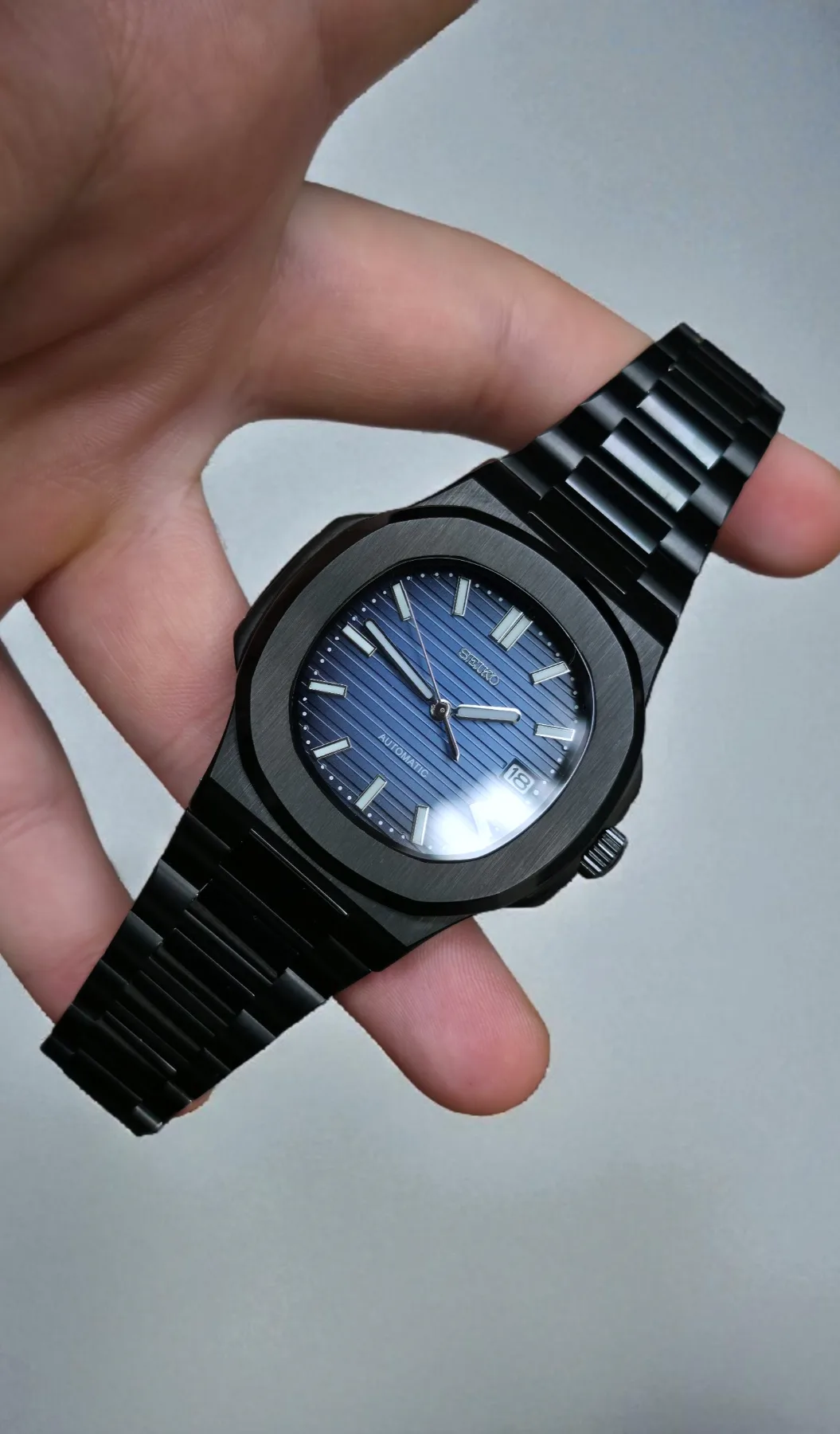 Seiko Mod Nautilus Automatique – Cadran bleu acier – Noir